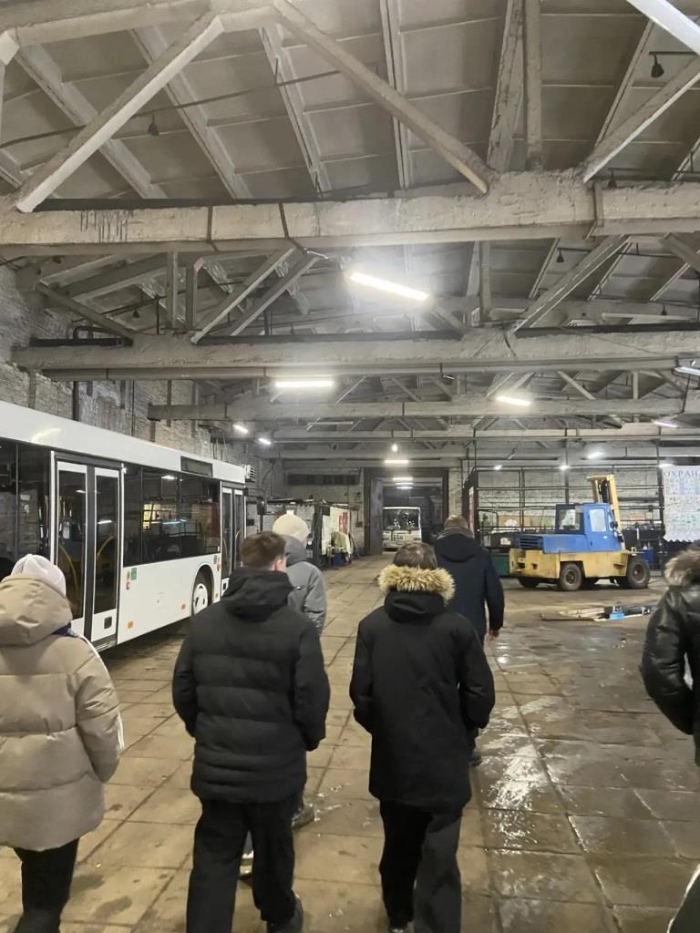 Экскурсия студентов техникума МУП "Горавтотранс"